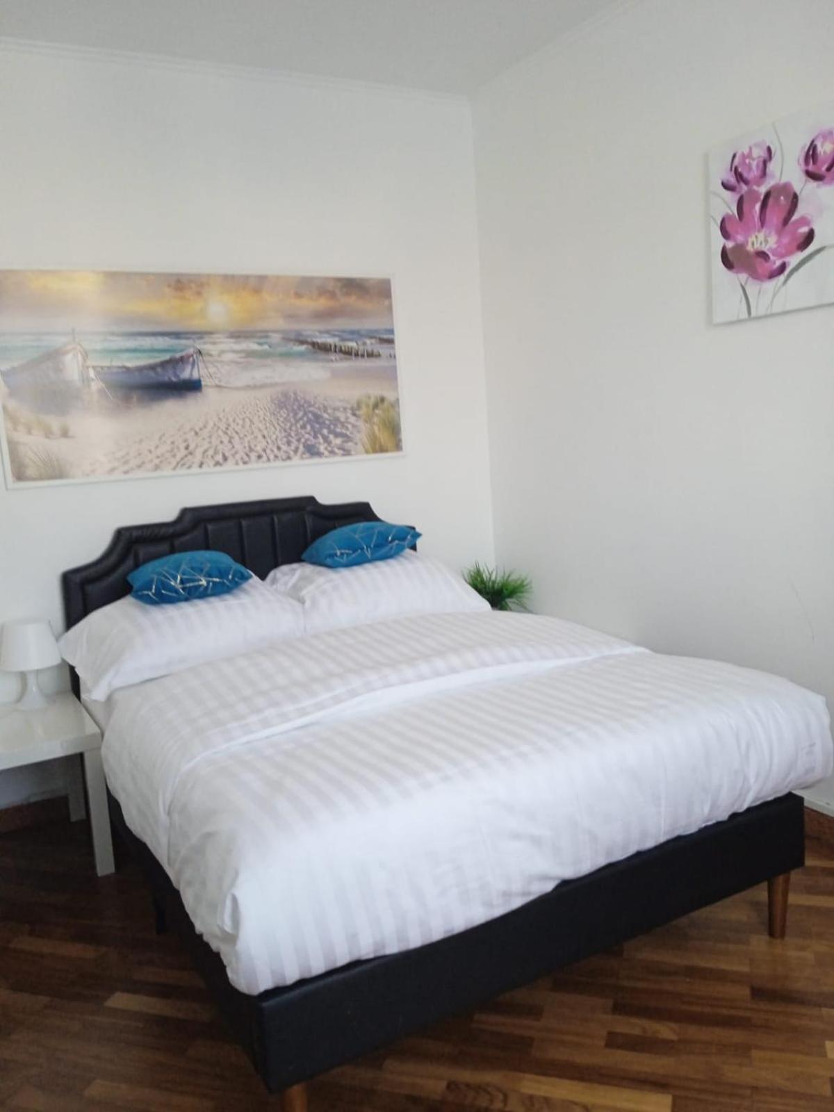 3-Bedroom Apt In Town Square فروتسواف المظهر الخارجي الصورة