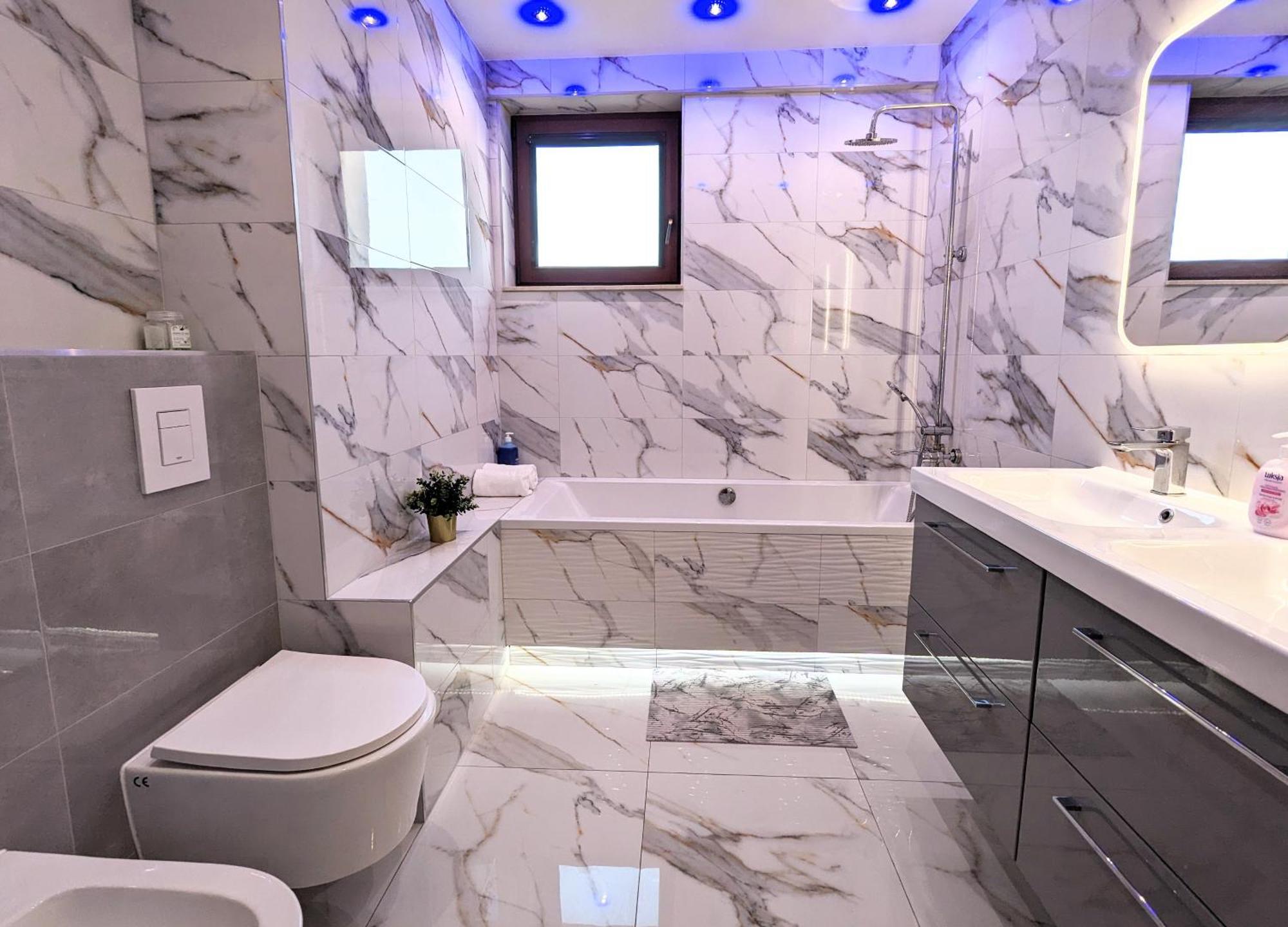 3-Bedroom Apt In Town Square فروتسواف المظهر الخارجي الصورة