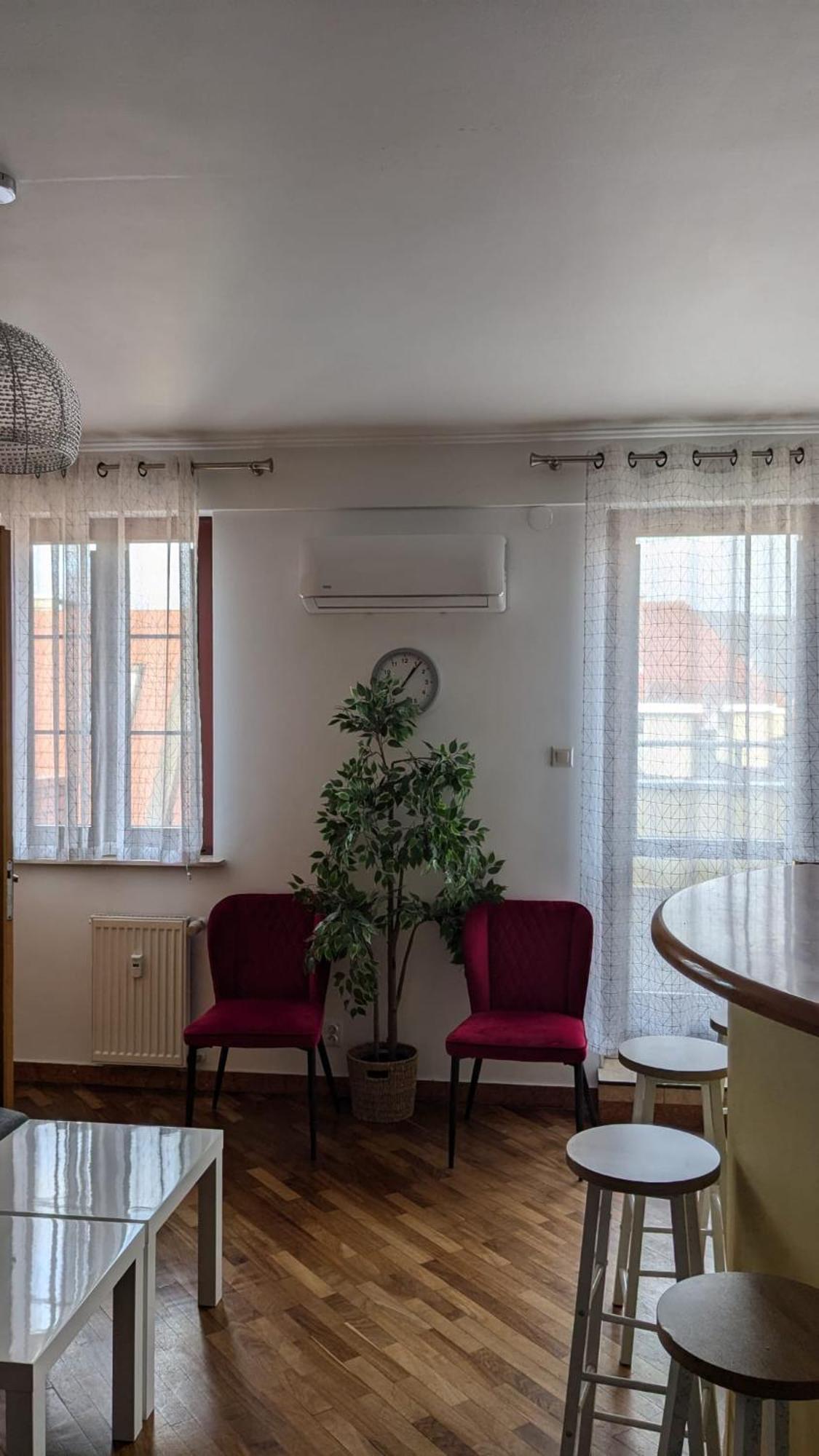 3-Bedroom Apt In Town Square فروتسواف المظهر الخارجي الصورة